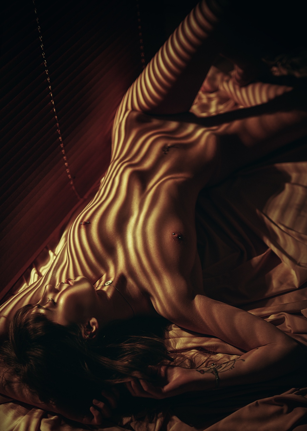 Michela Elley010104,3